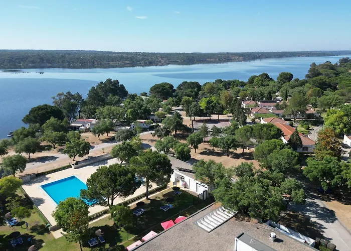 Hotel de 3 estrelas: Parque De Campismo Orbitur Montargil